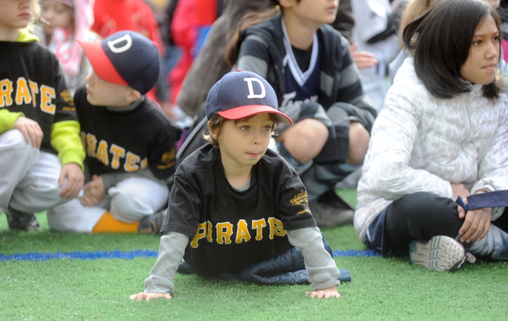 …and curious interest from a new ballplayer. Carl Glassman/Tribeca Trib …and curious interest from a new ballplayer. Carl Glassman/Tribeca Trib